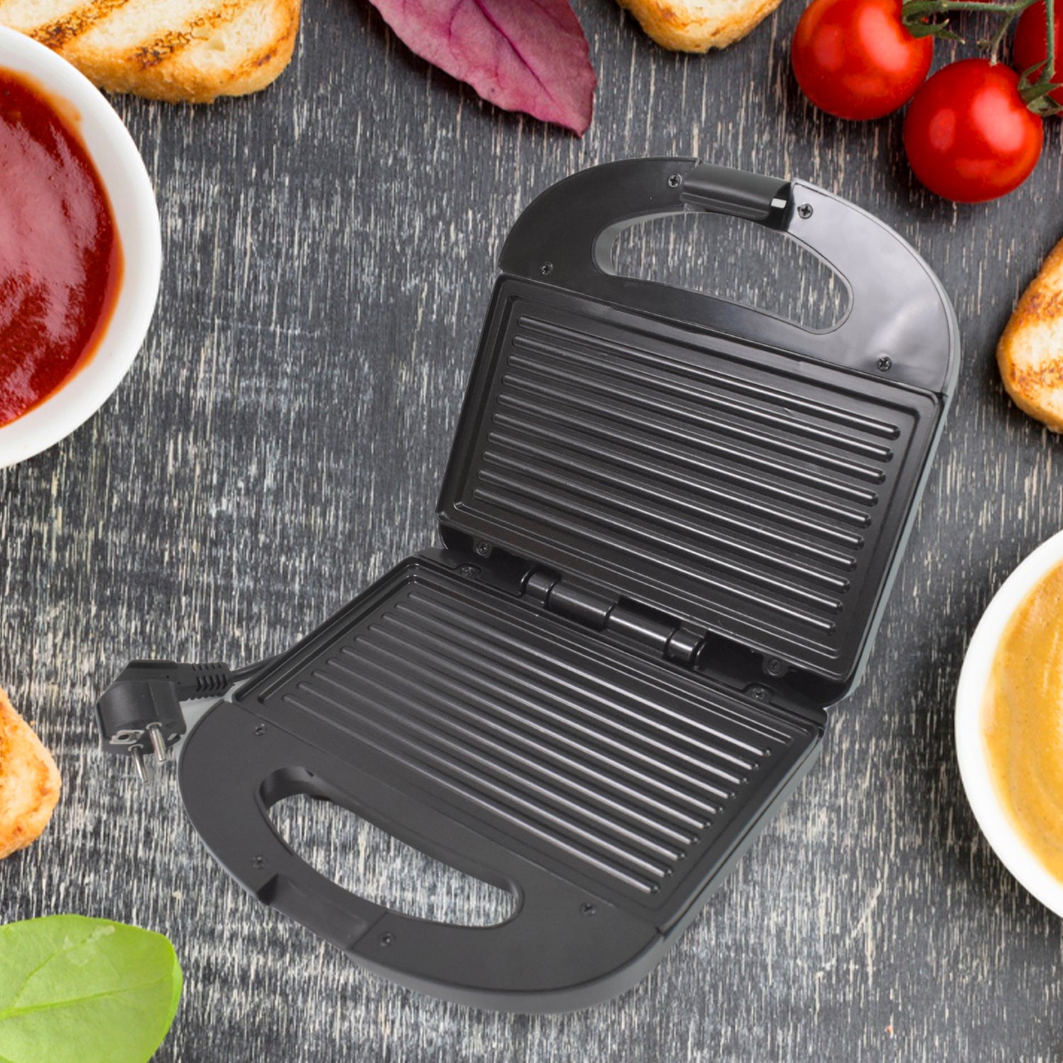 2818 Sandwich Maker Makes Sandwich Non-stick Plates Easy To Use With Indicator Lights 2818 Sandwich Maker Makes Sandwich Non-stick Plates Easy To Use With Indicator Lights